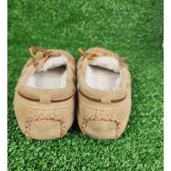 Minnetonka Kid's Light Brown Upper Leather Slipper Shoes Slip On Comfy Size 2 - Picture 4 of 6